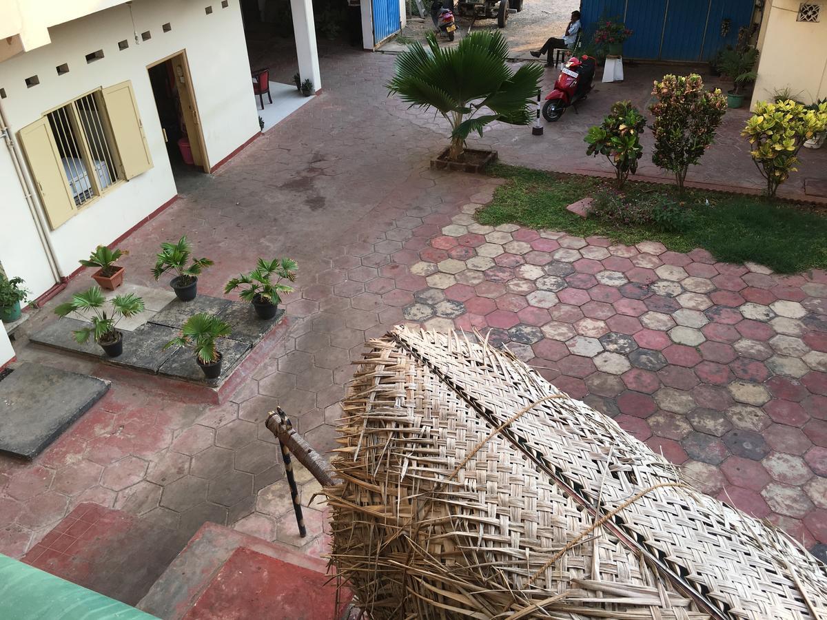 Gnaanams Hotel And Restaurant Jaffna Ngoại thất bức ảnh