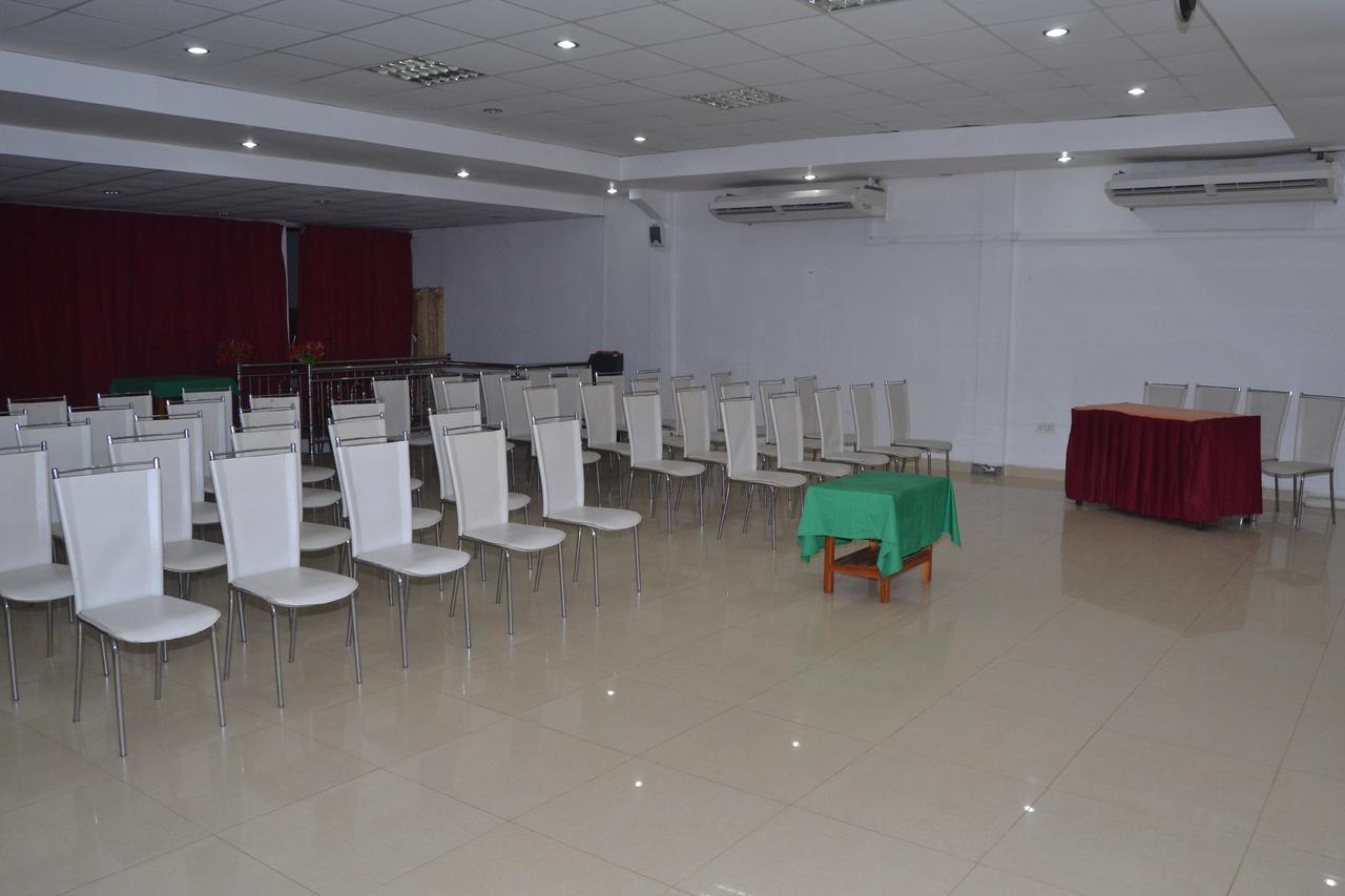 Gnaanams Hotel And Restaurant Jaffna Ngoại thất bức ảnh