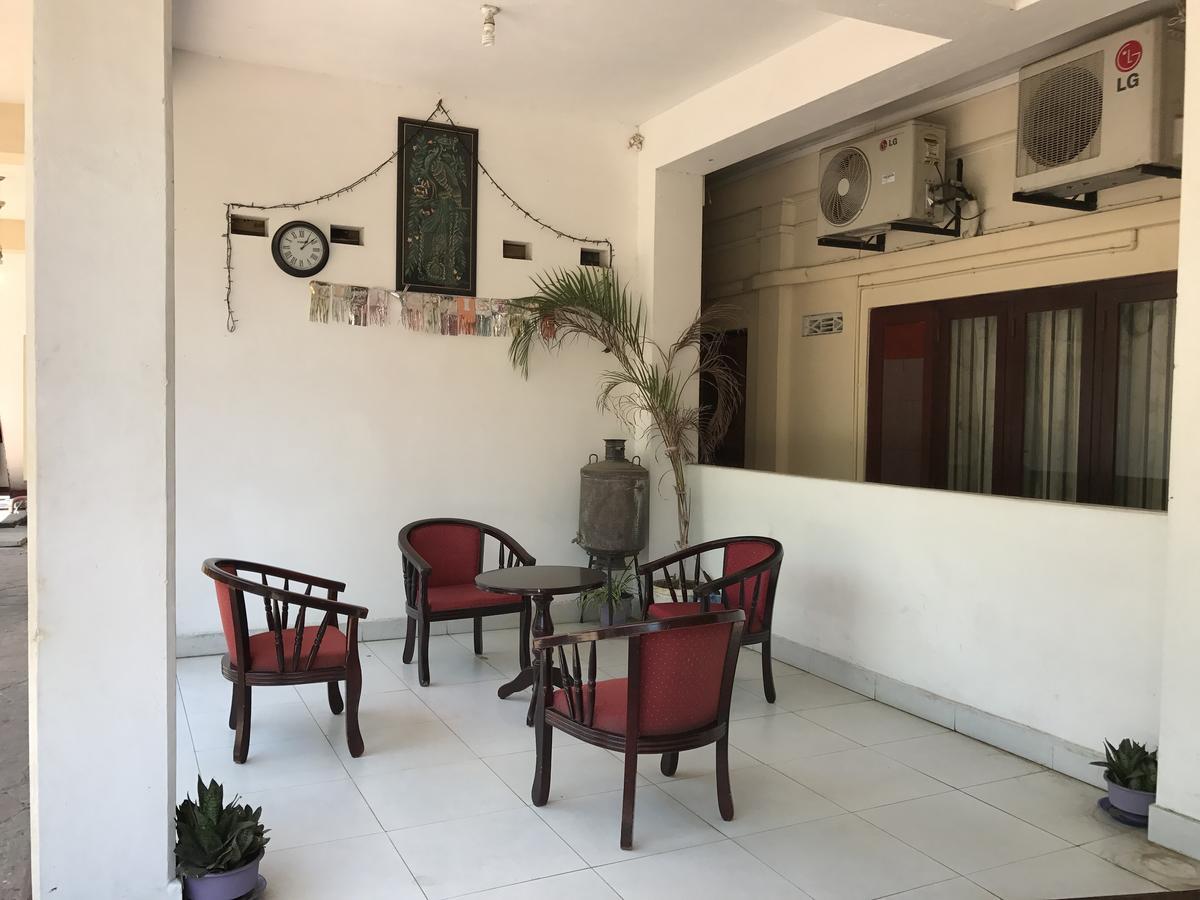 Gnaanams Hotel And Restaurant Jaffna Ngoại thất bức ảnh