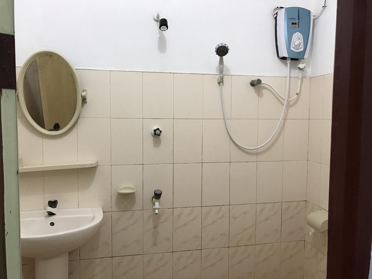 Gnaanams Hotel And Restaurant Jaffna Ngoại thất bức ảnh