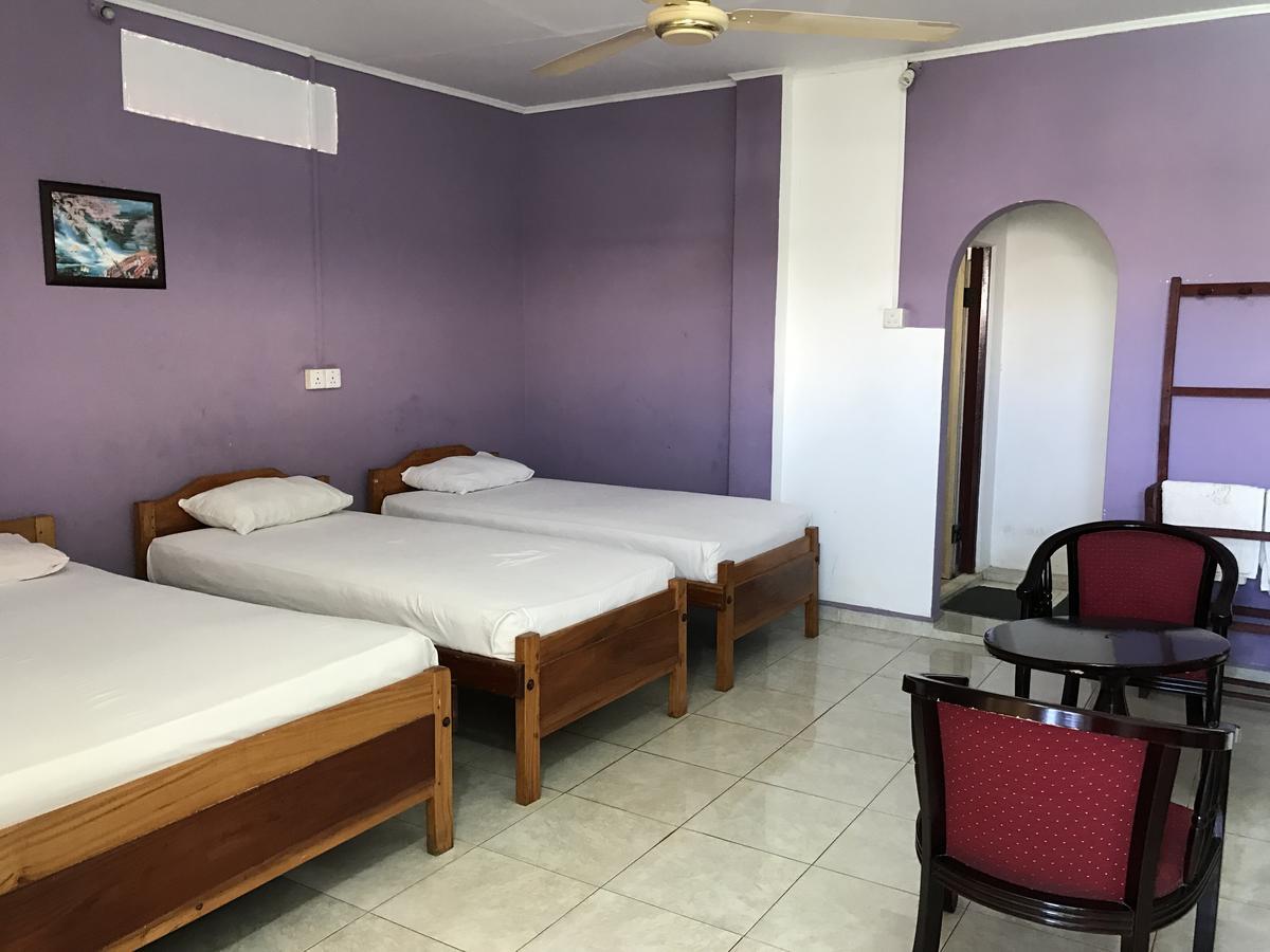 Gnaanams Hotel And Restaurant Jaffna Ngoại thất bức ảnh